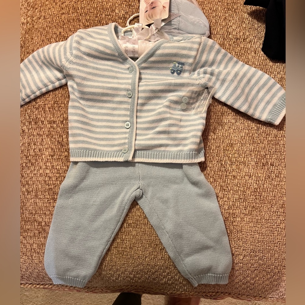 Carter 6-9 month outfit. NWT